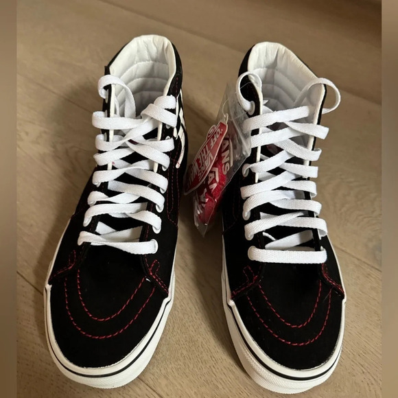 VANS Foo Fighters x Sk8- High 25th Anniversary
Size men’s 5 / woman’s size 6.5 - Picture 4 of 9